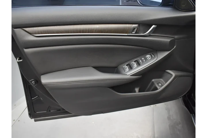 $17675 : Honda Accord 2020 EX 4dr Sed image 9