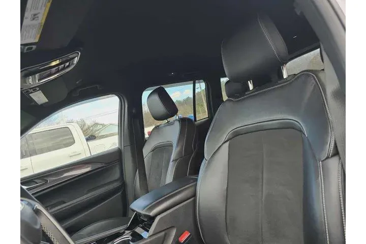 $31500 : Jeep Grand Cherokee 2022 4x4 image 10