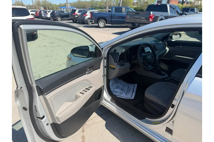 2018 Elantra SEL 2.0L Auto (A image 8