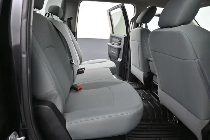 $18491 : Ram 1500 2017 4x2 Express 4d image 5