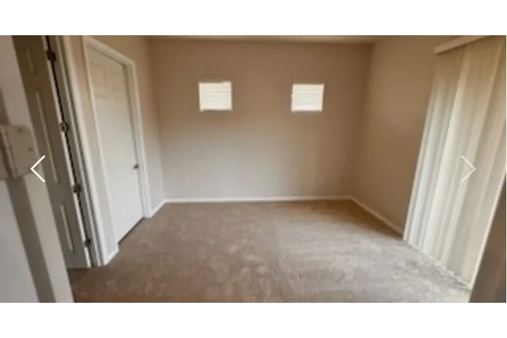 $1060 : Beautiful two bed  apartment image 4