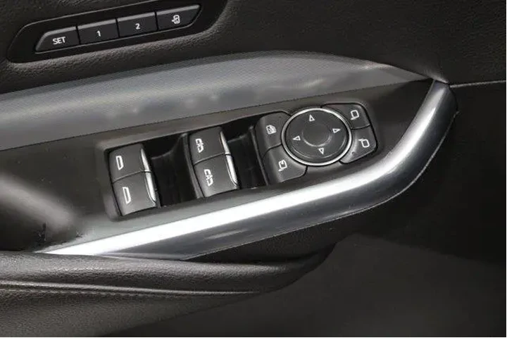 $23982 : Cadillac XT4 2021 Premium Lu image 7