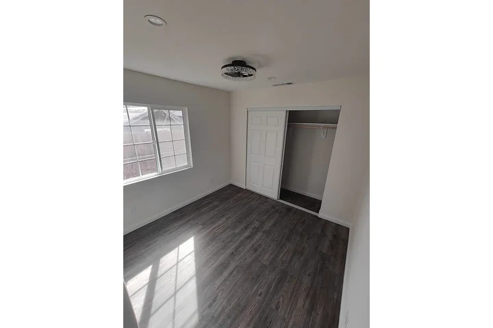 $800 : Beautiful ..San Bernardino, CA image 4