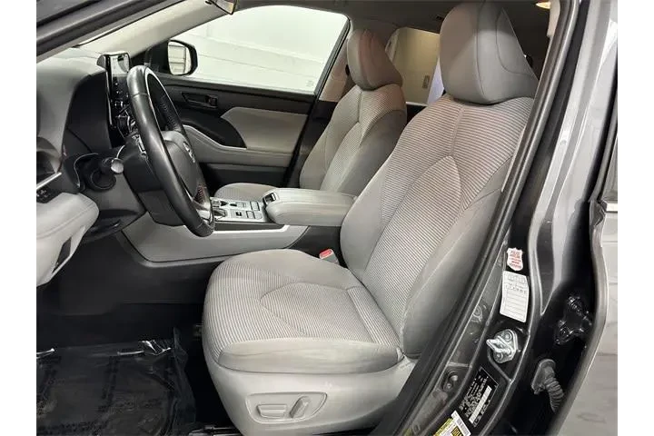 $28900 : Toyota Highlander 2022 AWD L image 3