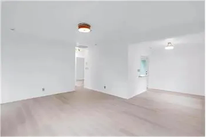 $1350 : Rental property with 2 bedro image 2