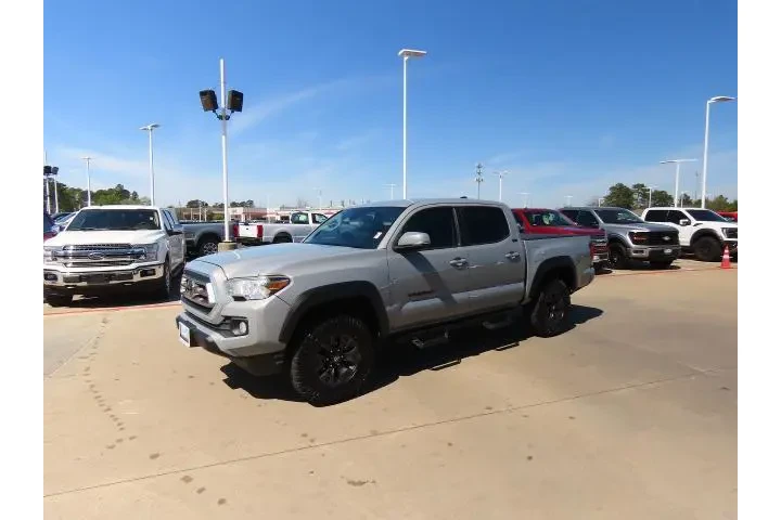 $26999 : Toyota Tacoma 2021 4x4 TRD P image 2