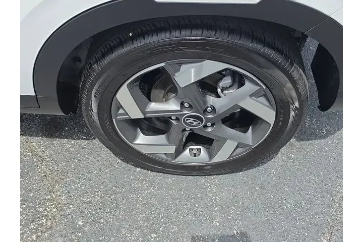 $19990 : Hyundai VENUE 2025 Limited 4 image 7