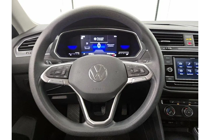 $19998 : Volkswagen Tiguan 2022 S 4dr image 10