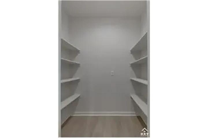 $1600 : Rental property with 4 bedro image 4