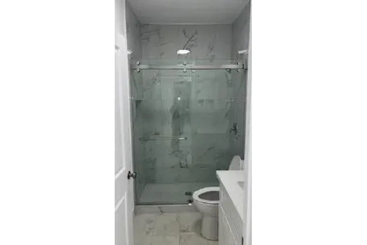 $3800 : Casa Remodelada! 5-Rec/2-Ba image 6