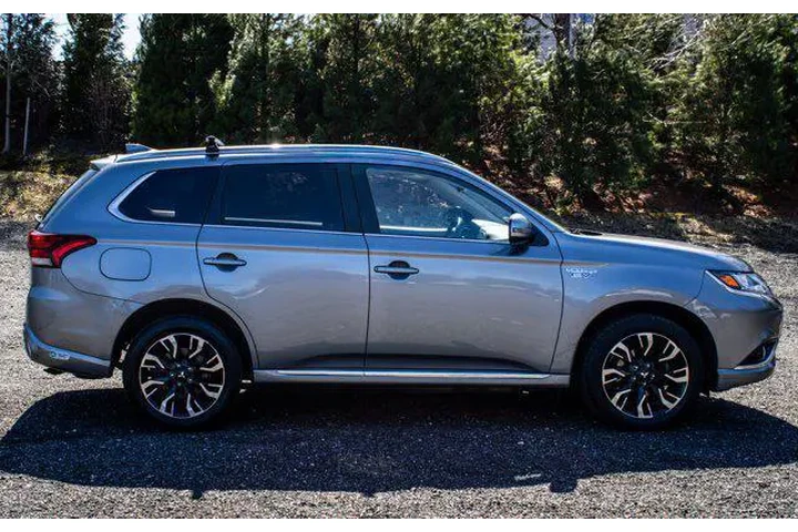 $14995 : Mitsubishi Outlander PHEV 20 image 8