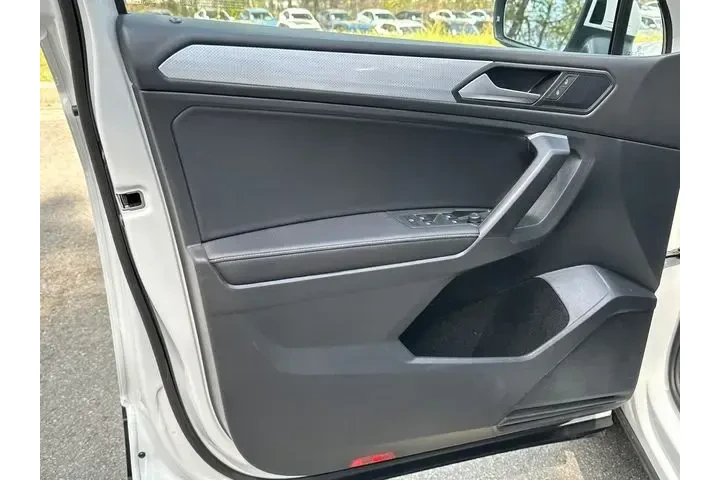 $19992 : Volkswagen Tiguan 2024 S 4dr image 10