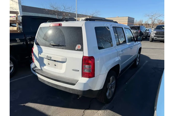 $12064 : Jeep Patriot 2016 4x4 Latitu image 8