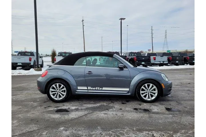 $18998 : Volkswagen Beetle Convertibl image 2