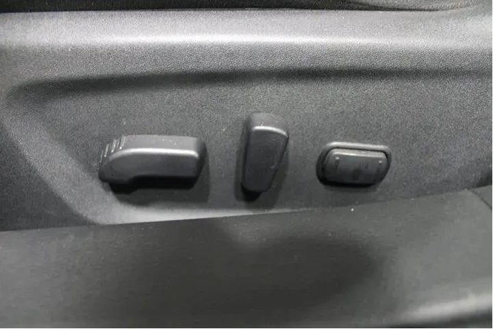 $17989 : Nissan Altima 2022 2.5 SR 4d image 4