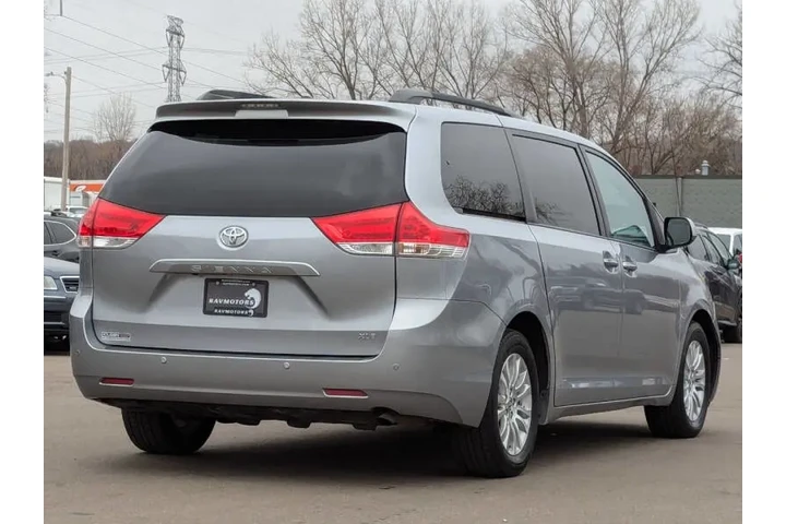 $15974 : 2014 Sienna XLE 7-Passenger A image 9