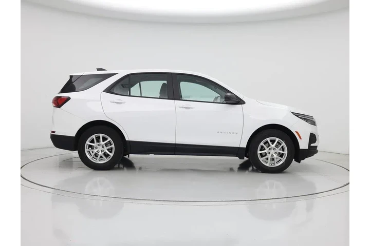 $22998 : Chevrolet Equinox 2024 LS 4d image 7