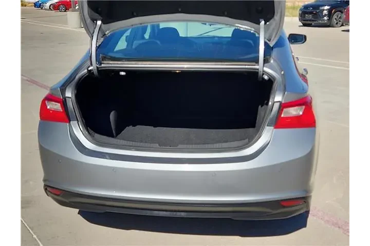 $23000 : Chevrolet Malibu 2024 LT 4dr image 9