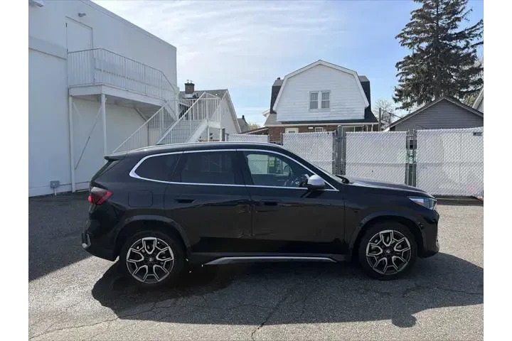 $33943 : BMW X1 2023 AWD xDrive28i 4d image 4
