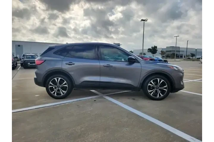 $14866 : Ford Escape 2021 SE 4dr SUV image 4