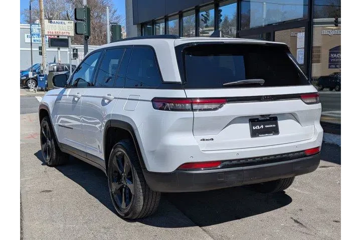 $33895 : Jeep Grand Cherokee 2023 4x4 image 10