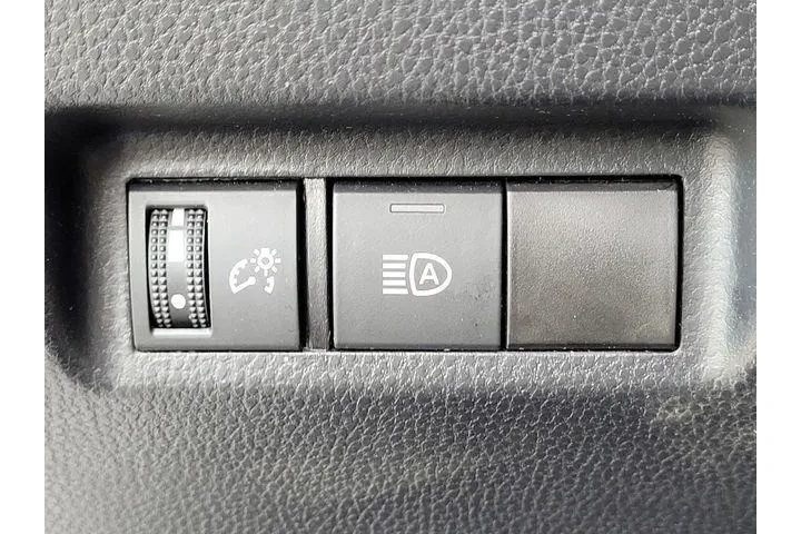 $29850 : Toyota RAV4 2024 AWD XLE 4dr image 8