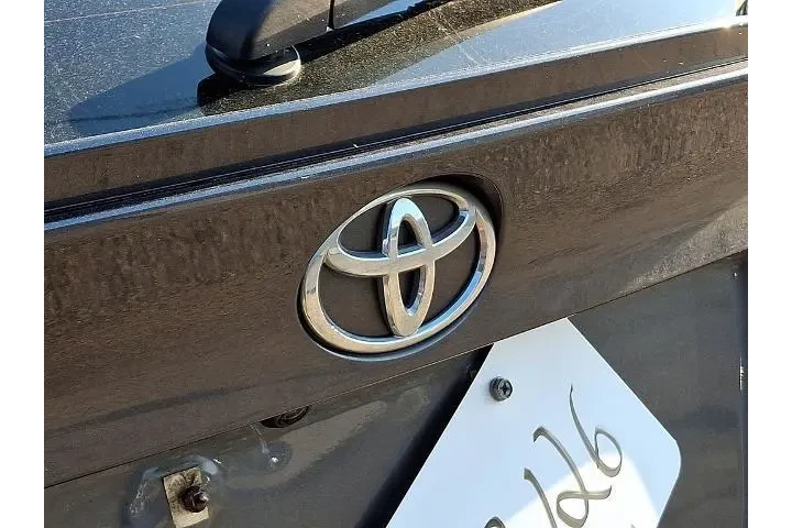 $20798 : Toyota C-HR 2021 LE 4dr Cros image 9