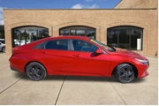 $19800 : Hyundai ELANTRA 2022 SEL 4dr thumbnail