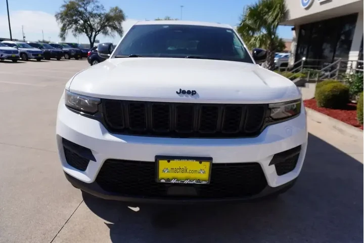 $30888 : Jeep Grand Cherokee 2023 4x4 image 2