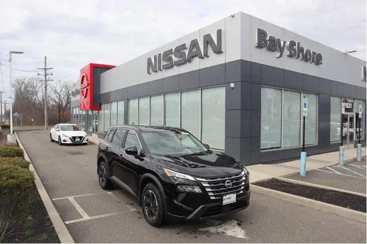 $23186 : Nissan Rogue 2025 AWD SV 4dr image 2