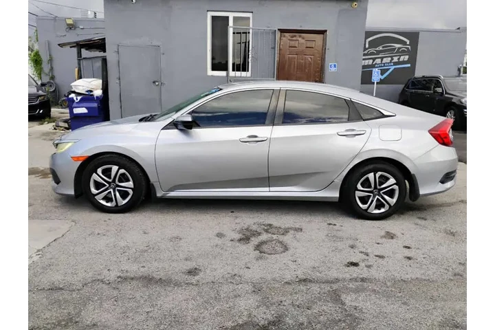 $8900 : 2016 Civic LX image 7