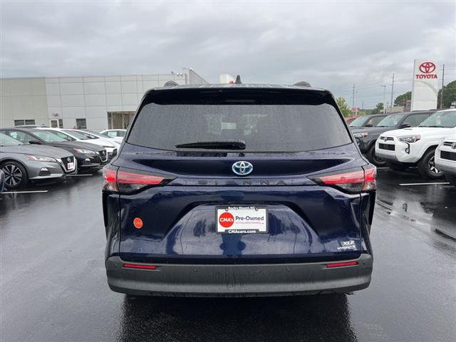 $41560 : PRE-OWNED 2021 TOYOTA SIENNA image 6