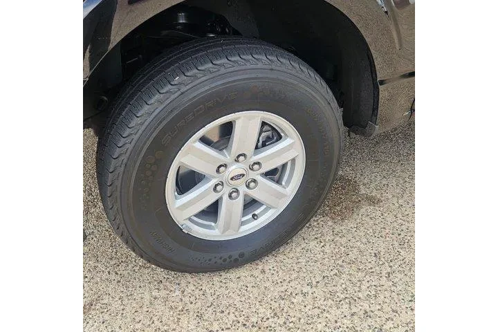 $35888 : Ford F-150 2023 4x4 XLT 4dr image 10