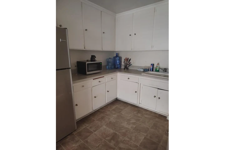 $1100 : Cuarto Privado | Glendale, CA image 1