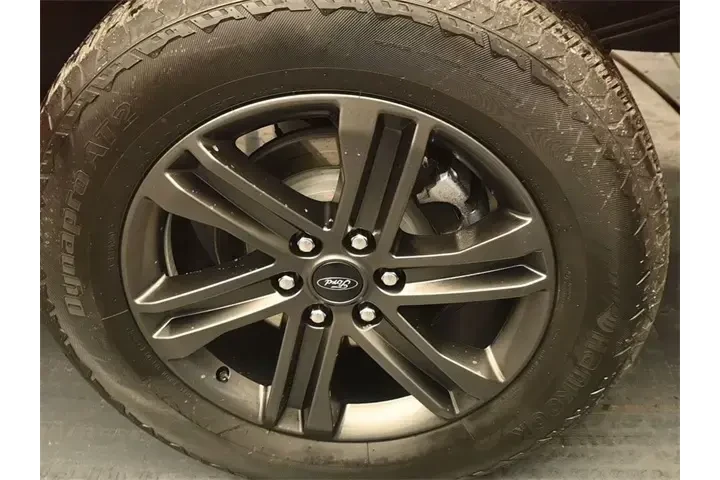 $39774 : Ford F-150 2023 4x4 XLT 4dr image 9