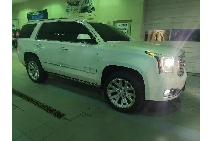 $17347 : GMC Yukon 2016 4x4 Denali 4d image 3