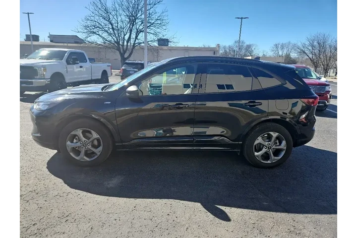 $21956 : Ford Escape 2023 AWD ST-Line image 4