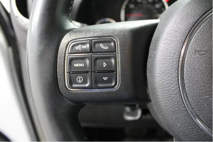 $16985 : Jeep Wrangler 2012 4x4 Rubic image 10