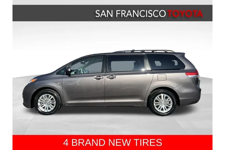 $18988 : 2013 Sienna XLE 8 Passenger image 2