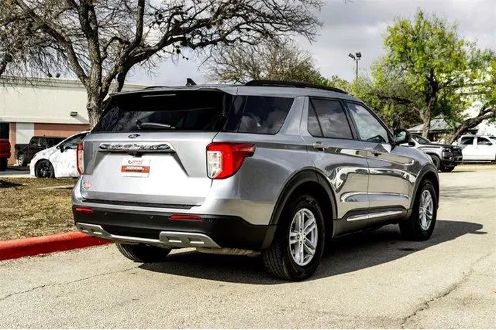 $29017 : Ford Explorer 2024 XLT 4dr S image 5