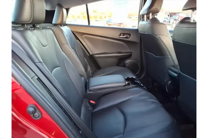 $17400 : Toyota Prius Prime 2017 Adva image 6