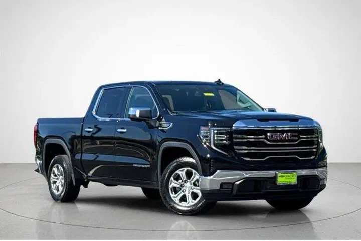 $37184 : GMC Sierra 1500 2025 4x2 SLT image 2