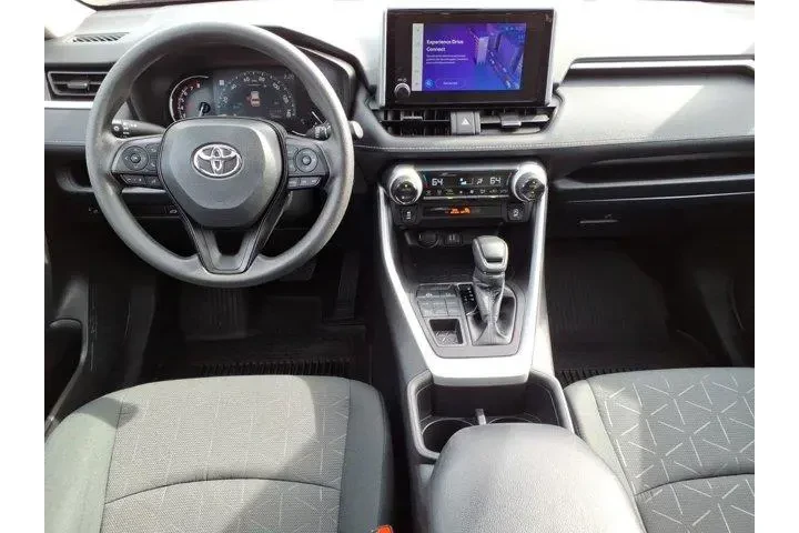 $34134 : Toyota RAV4 2024 AWD XLE 4dr image 10