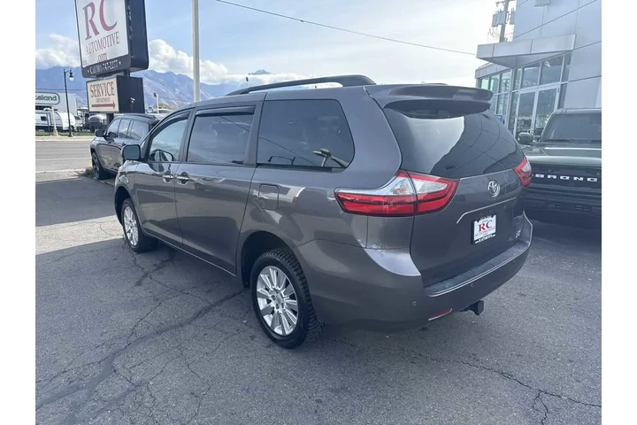 $17710 : 2015 Sienna XLE image 9