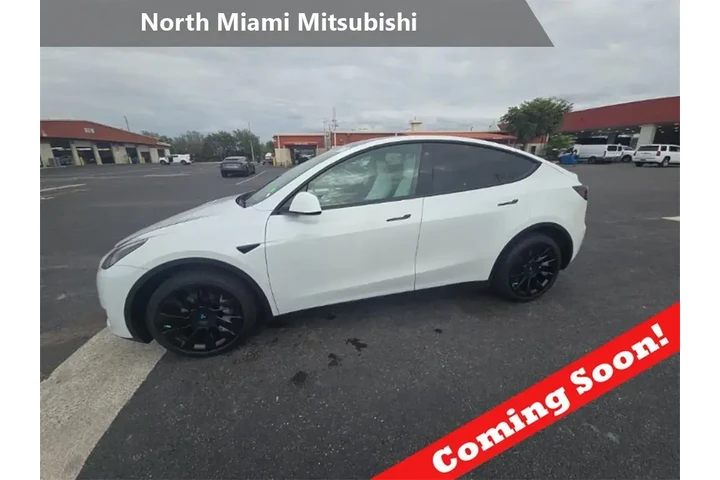 $27490 : Tesla Model Y 2023 AWD 4dr C image 1