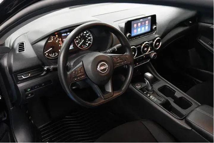 $21072 : Nissan Sentra 2025 S 4dr Sed image 3