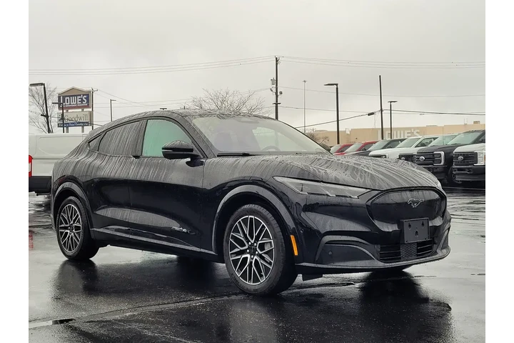 $32997 : Ford Mustang Mach-E 2024 AWD image 1