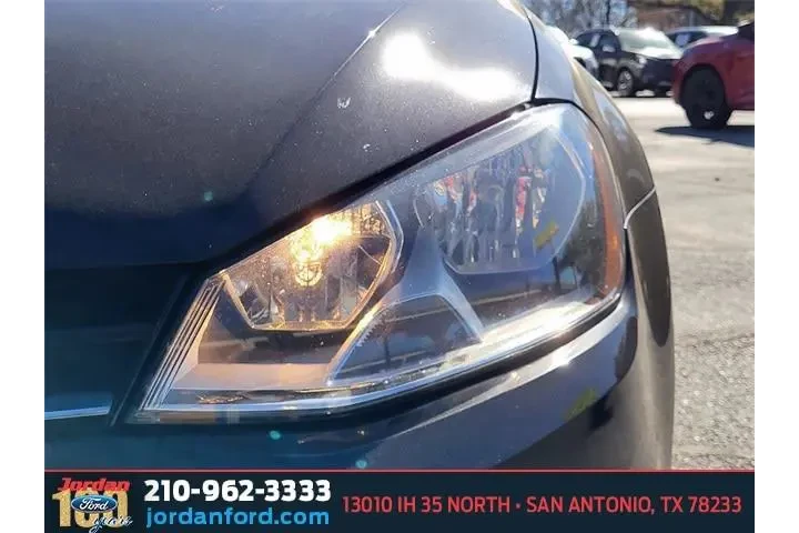 $8815 : Volkswagen Golf 2016 TSI S 4 image 10