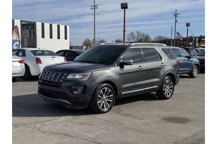 $15850 : 2016 Explorer Platinum image 1