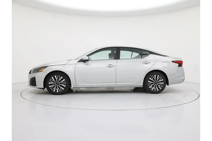 $21998 : Nissan Altima 2023 2.5 SV 4d image 3